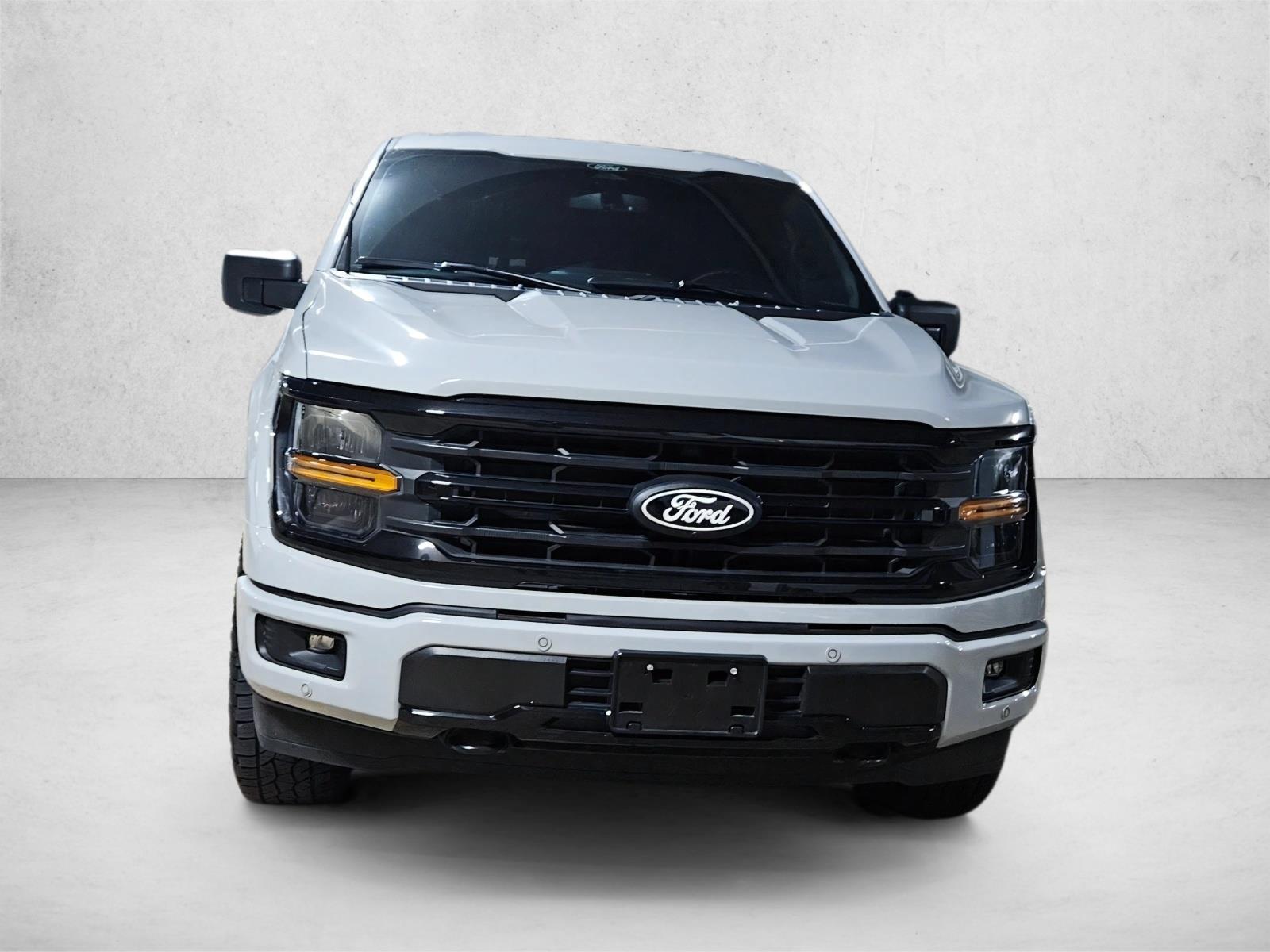 2024 Ford F-150 XLT photo 2