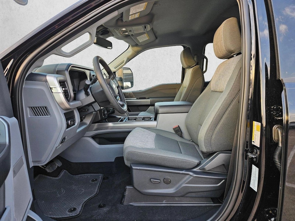 New 2026 Ford F-250 XLT Truck Crew Cab