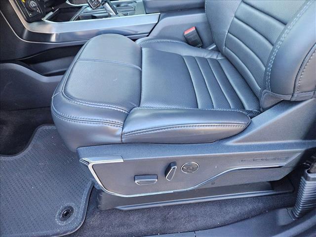 2025 Ford F-150 Platinum photo 4