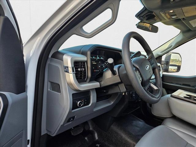 2025 Ford F-550 XL photo 3