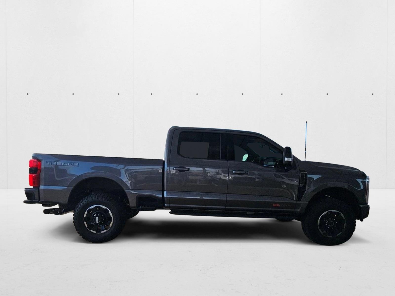 2026 Ford F-250 Platinum photo 4