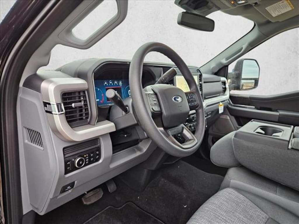 New 2026 Ford F-350 XLT Truck Crew Cab