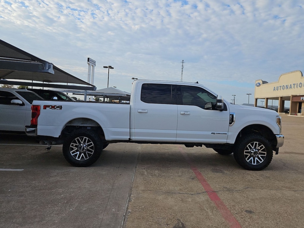 Used 2019 Ford F-250 LARIAT Truck Crew Cab