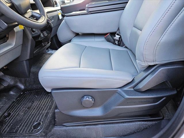 2025 Ford F-550 XL photo 4