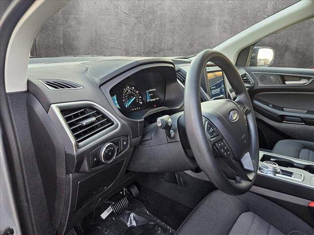 2024 Ford Edge SE photo 3