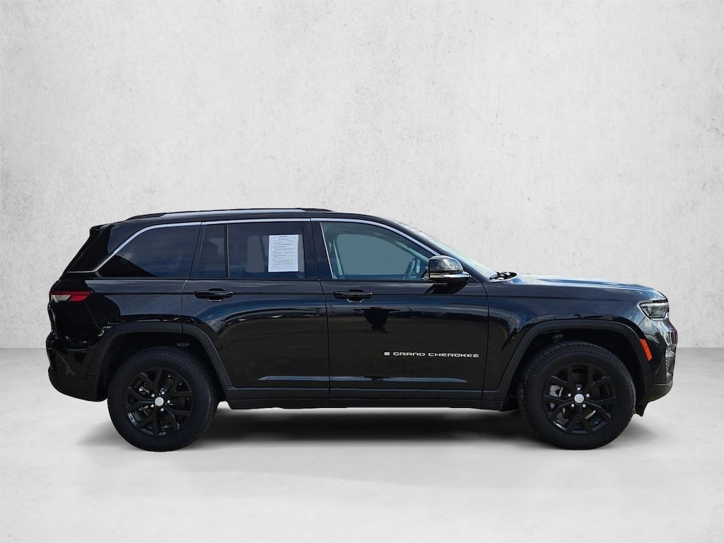Used 2023 Jeep Grand Cherokee Limited SUV