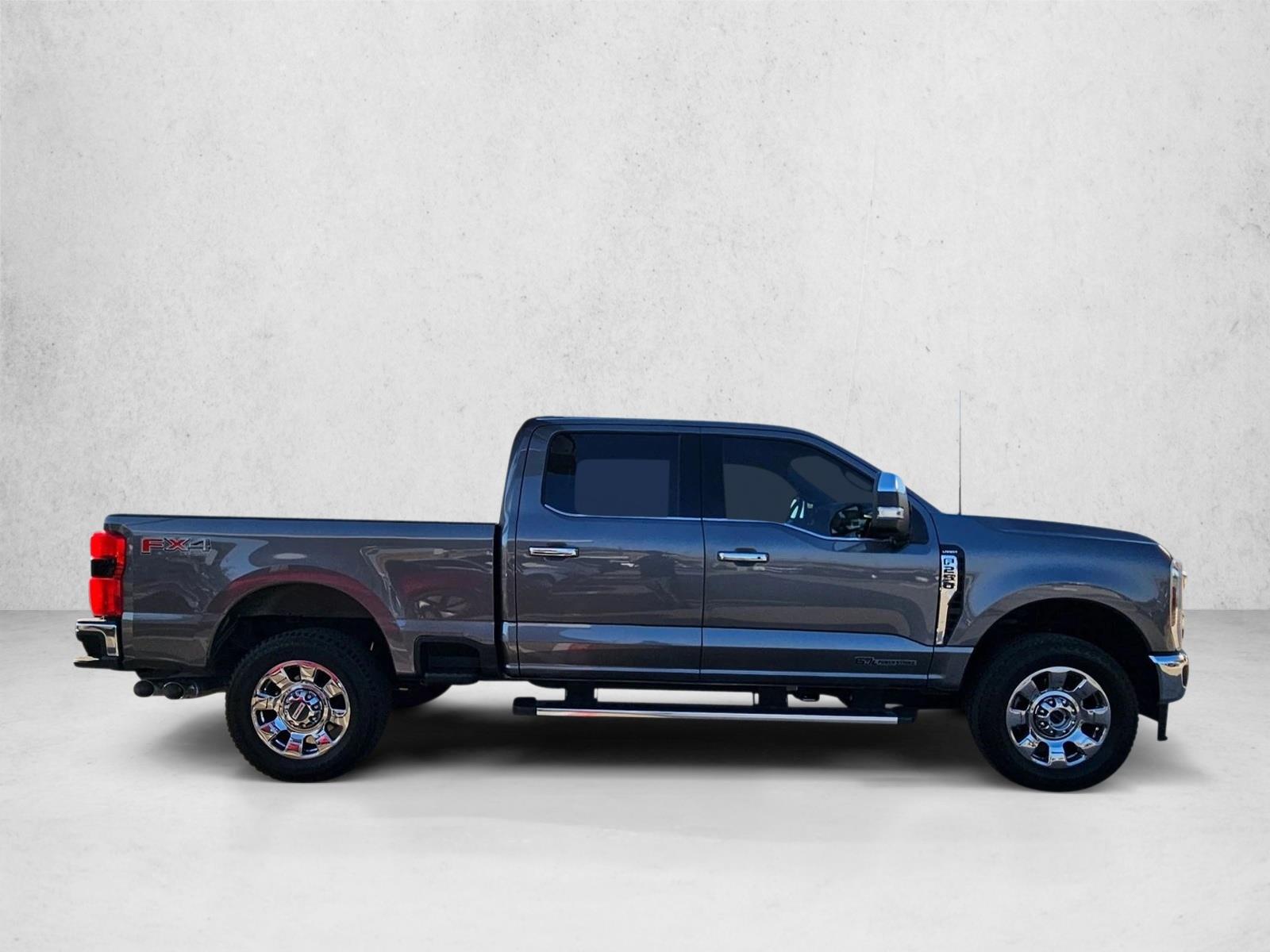 2025 Ford F-250 Lariat photo 4