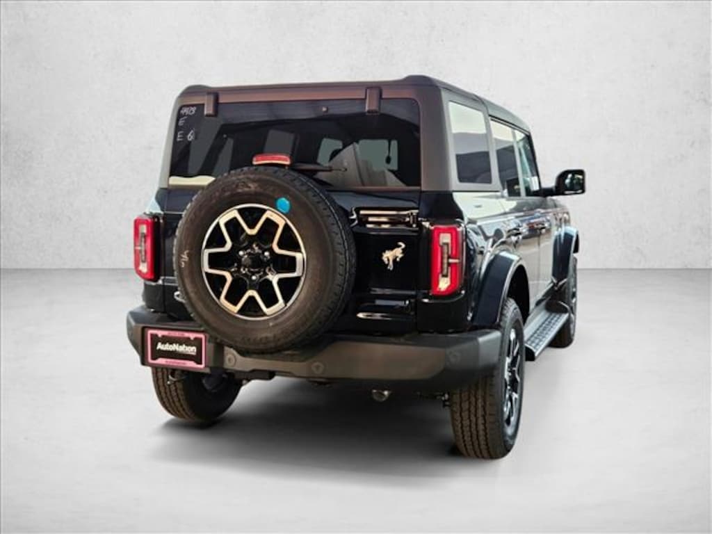 New 2025 Ford Bronco Outer Banks SUV