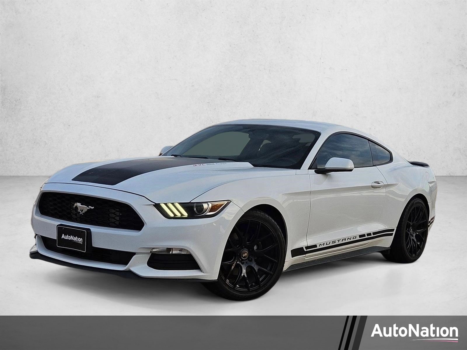 2015 Ford Mustang V6 Coupe's photo