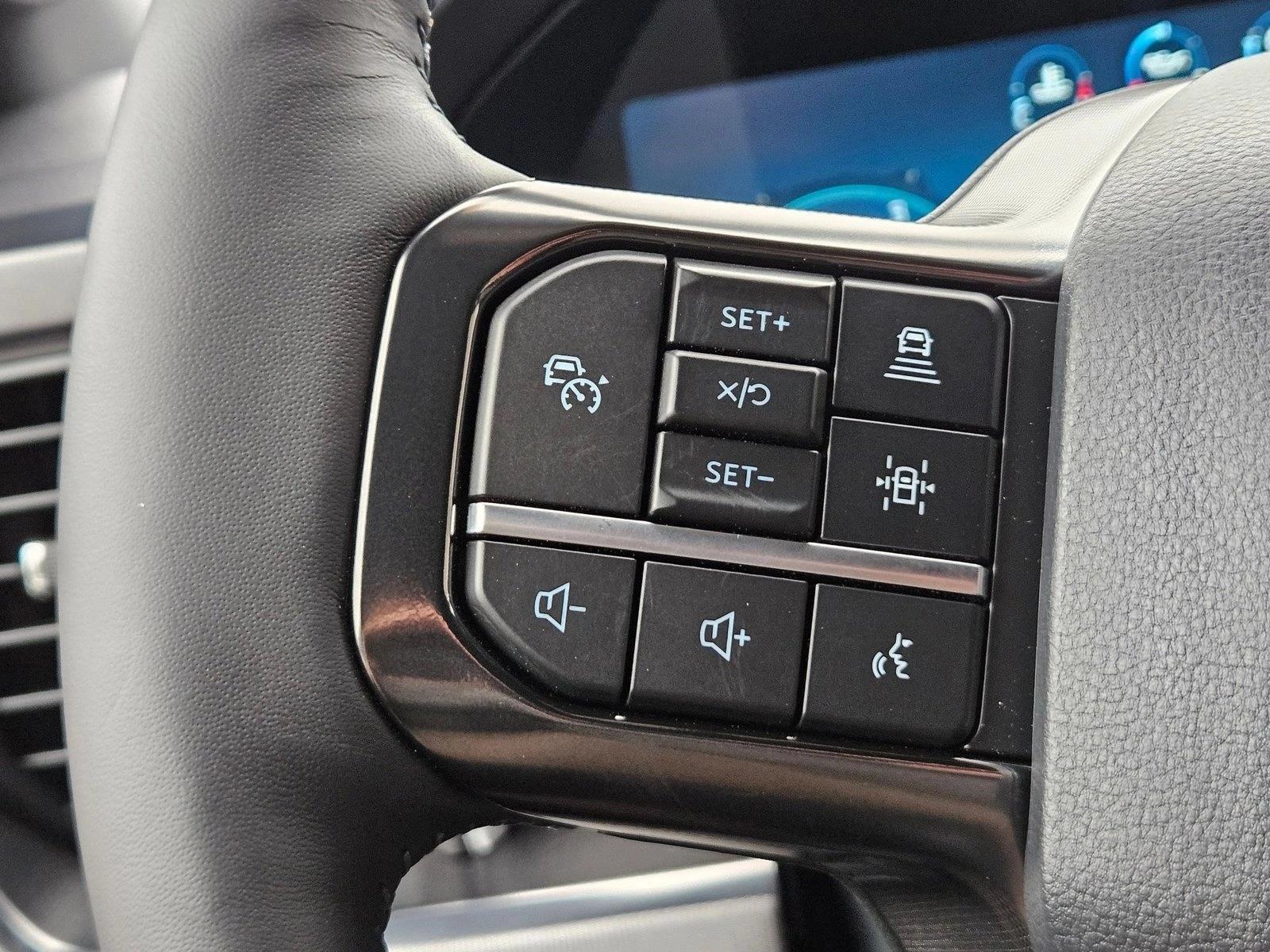 2026 Ford F-350 Super Duty Platinum - Photo 14