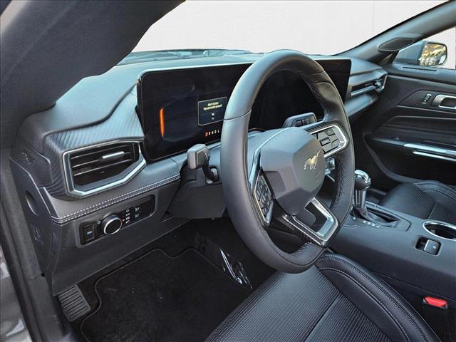 2025 Ford Mustang EcoBoost Premium photo 3