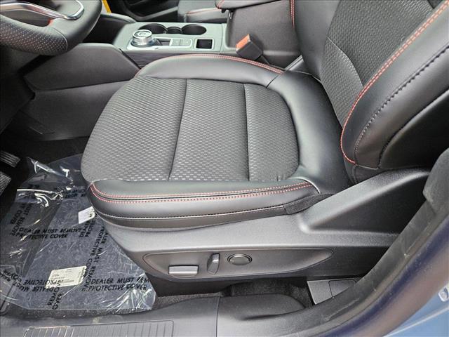 2025 Ford Escape ST-Line photo 4