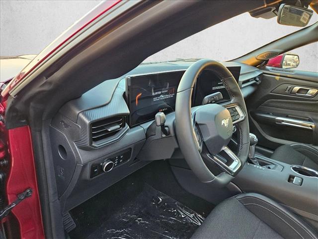 2025 Ford Mustang EcoBoost photo 3