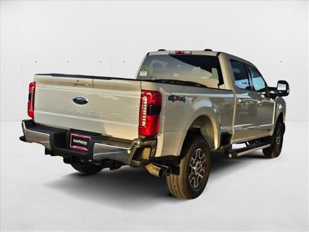 New 2025 Ford F-250 LARIAT Truck Crew Cab