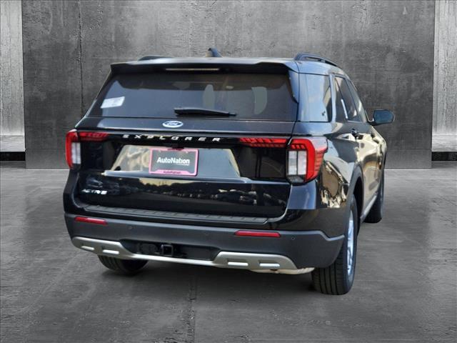 2025 Ford Explorer photo 2