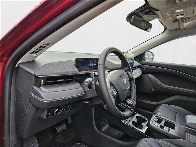 2025 Ford Mustang Mach-E Premium photo 3