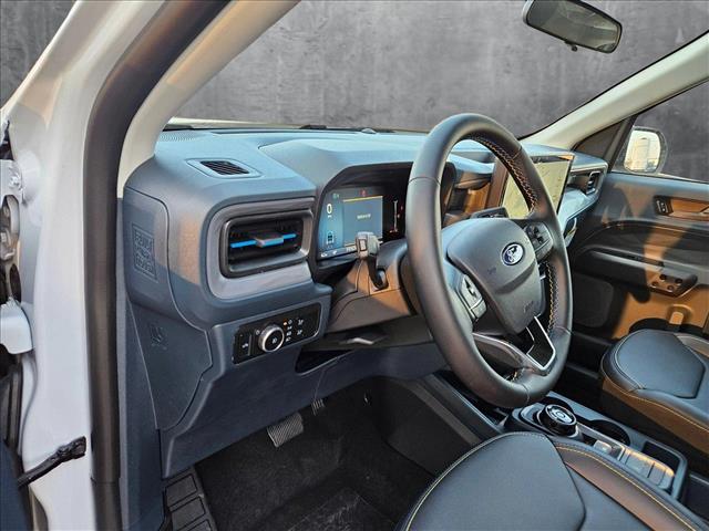 2025 Ford Maverick photo 3