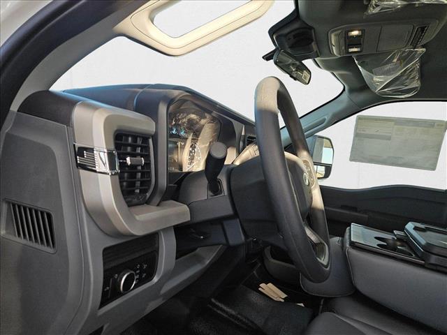 2025 Ford F-250 XL photo 3