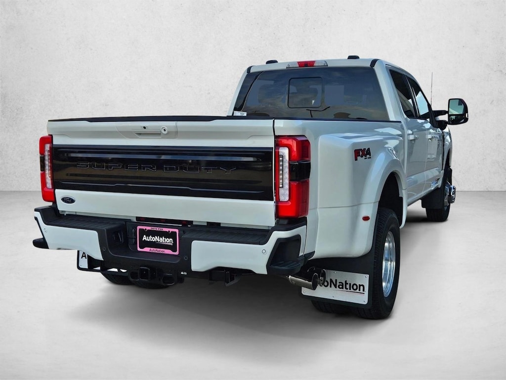 New 2026 Ford F-350 Platinum Truck Crew Cab