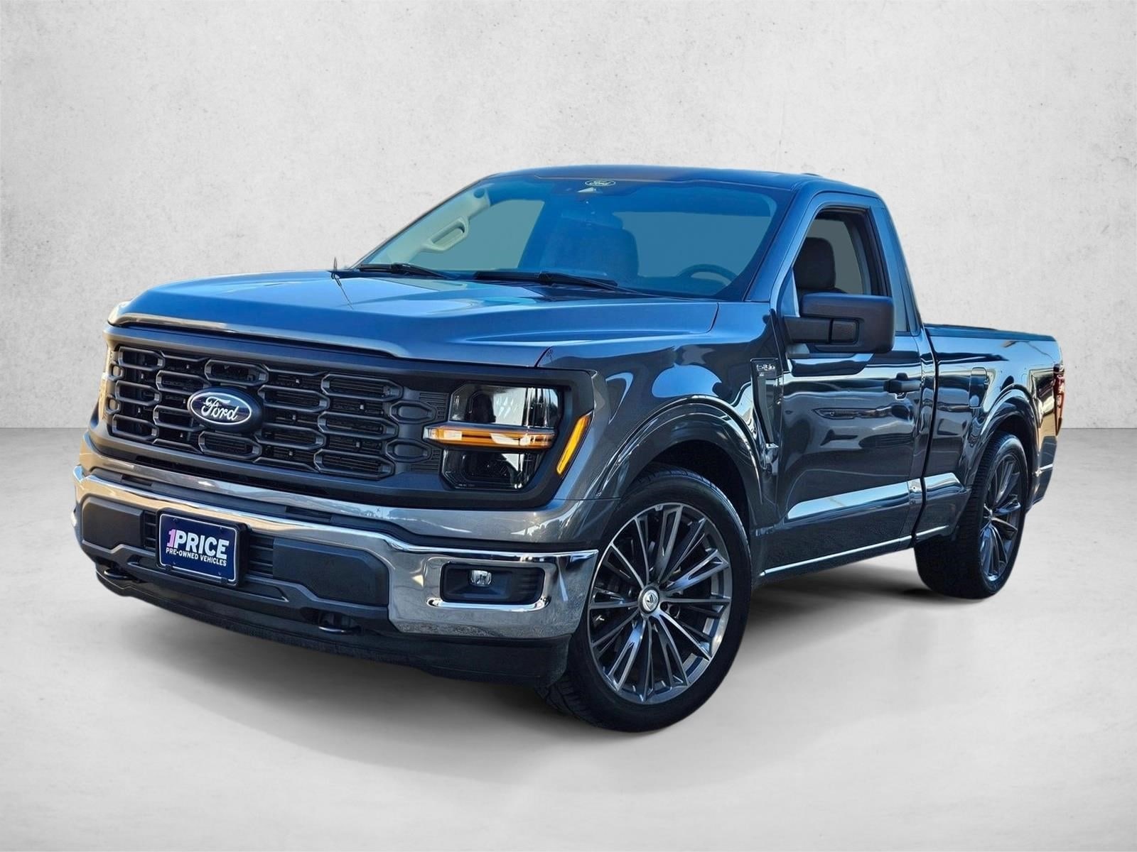 2025 Ford F-150 XL's photo