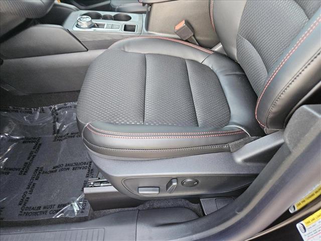 2025 Ford Escape ST-Line photo 4