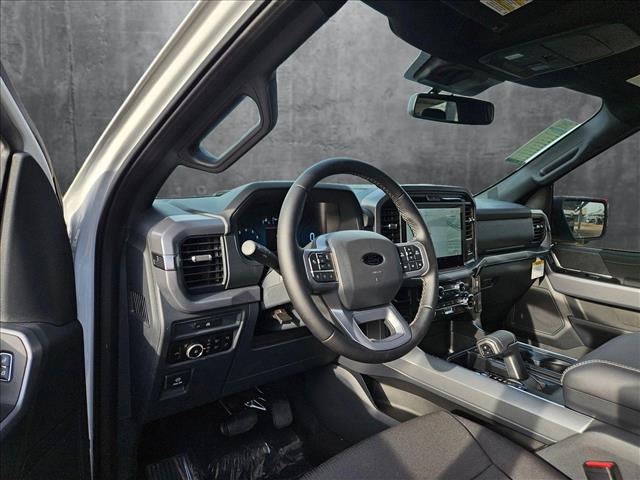 2025 Ford F-150 XLT photo 3