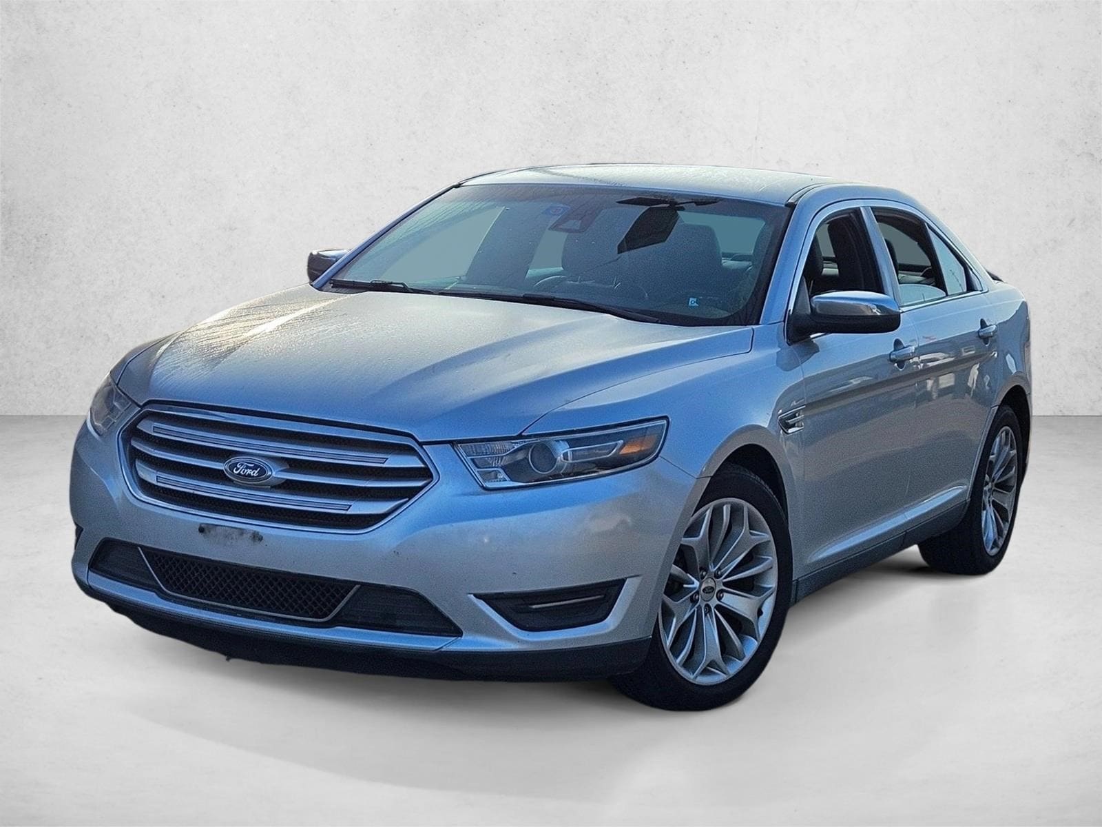 2017 Ford Taurus Limited's photo