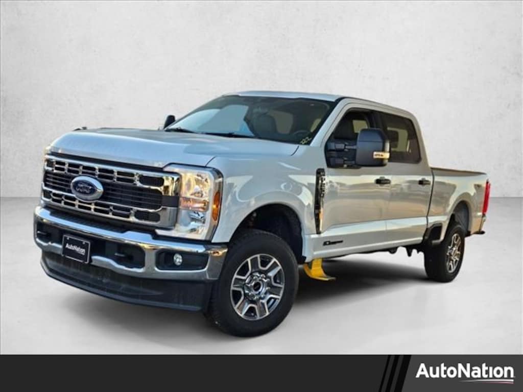 New 2025 Ford F-250 XLT Truck Crew Cab