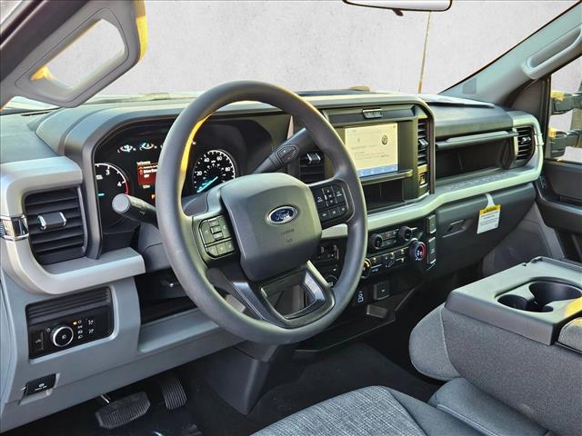 2025 Ford F-250 XLT photo 3