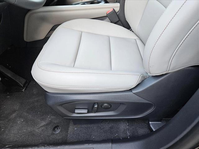 2025 Ford Explorer photo 3