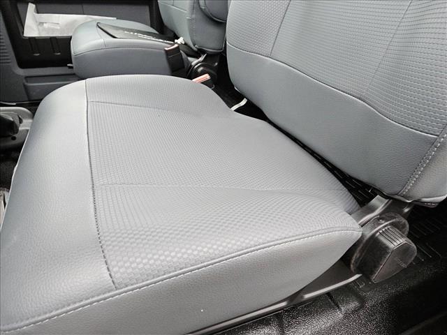 2024 Ford F-750 SuperCab photo 2