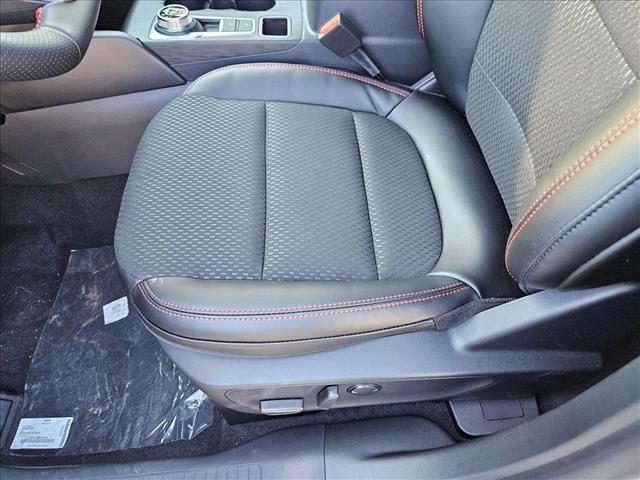 2025 Ford Escape ST-Line photo 4