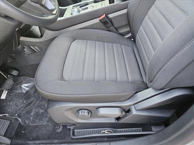 2024 Ford Edge SE photo 3