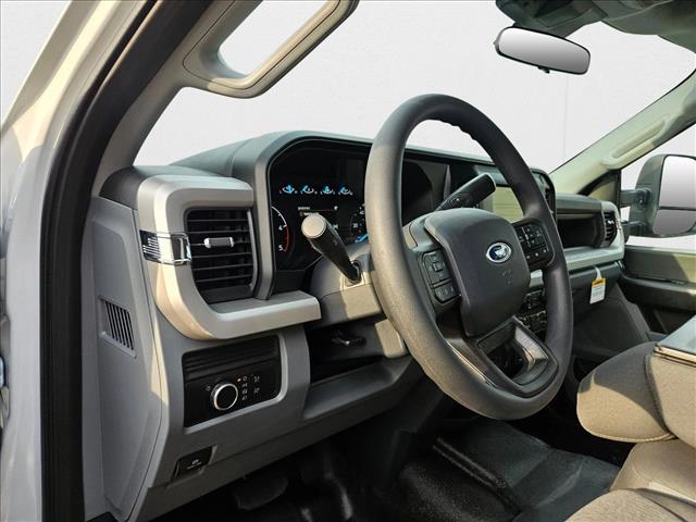 2025 Ford F-450 XL photo 3