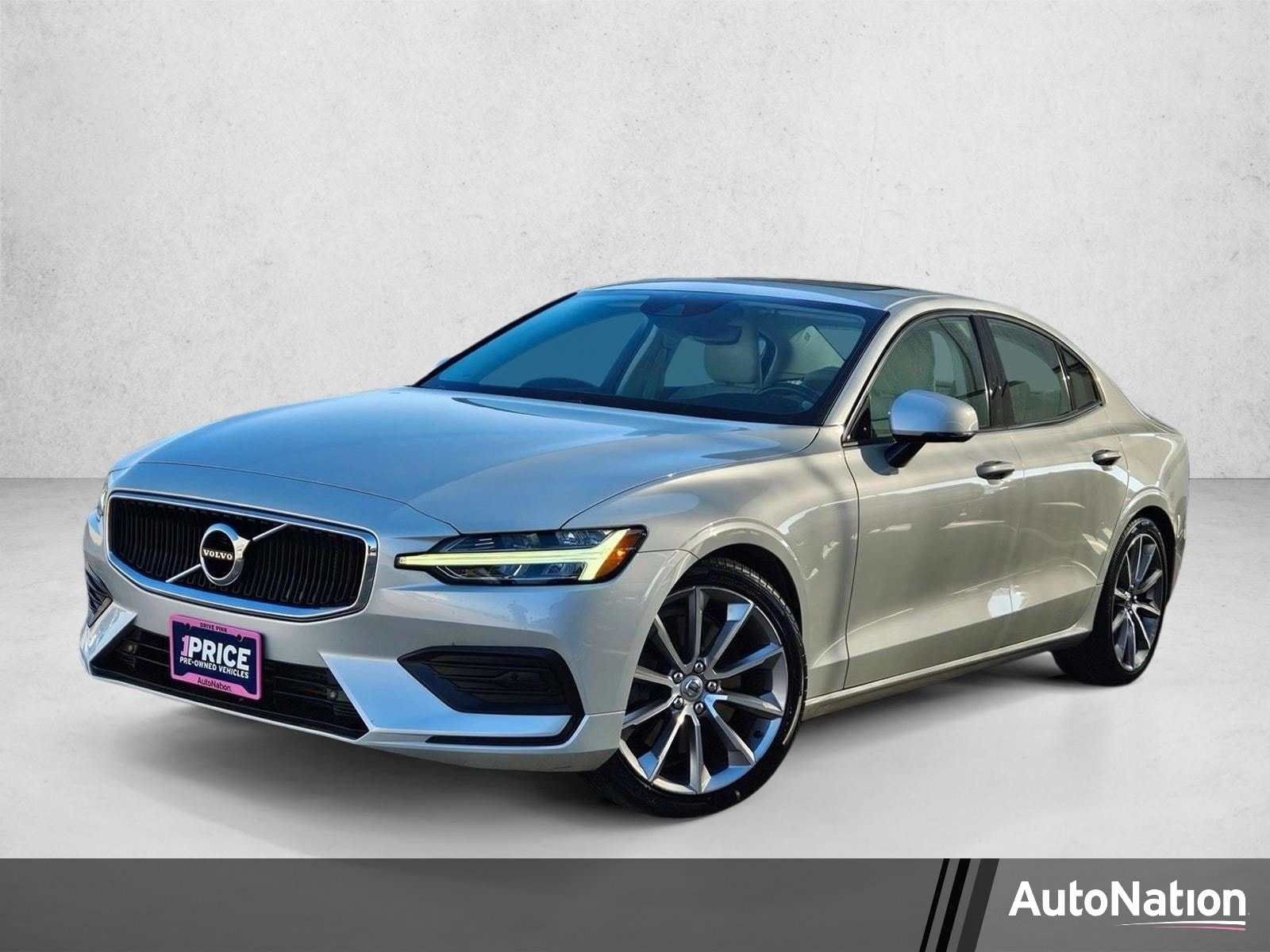 2019 Volvo S60 T6 Momentum AWD's photo