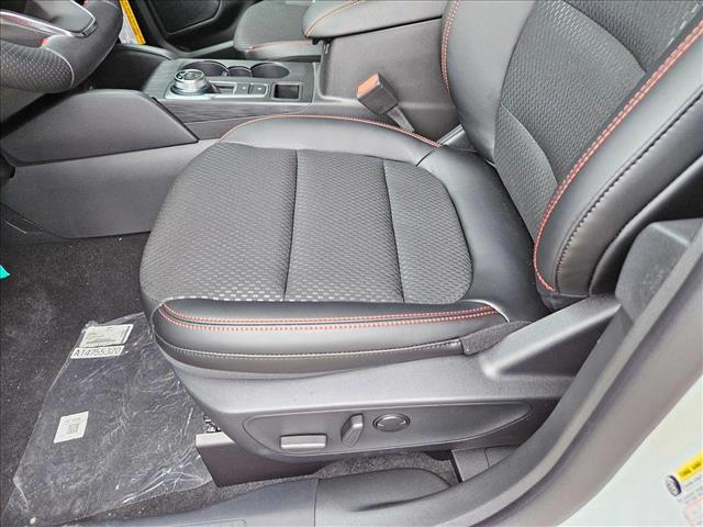 2025 Ford Escape ST-Line photo 3