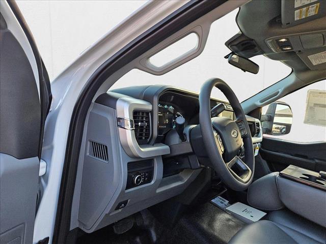 2025 Ford F-550 XL photo 3