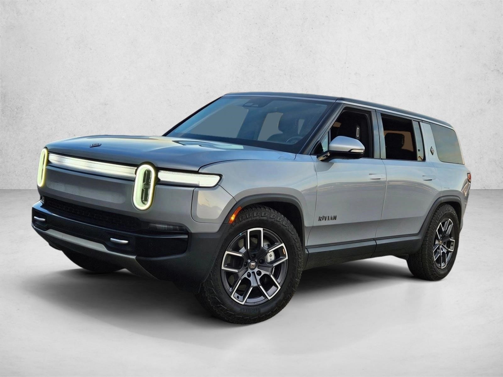 2025 Rivian R1S Adventure's photo