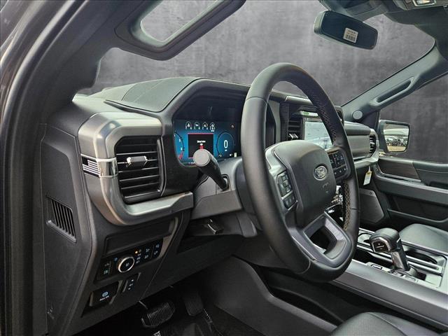 2025 Ford F-150 Lariat photo 3