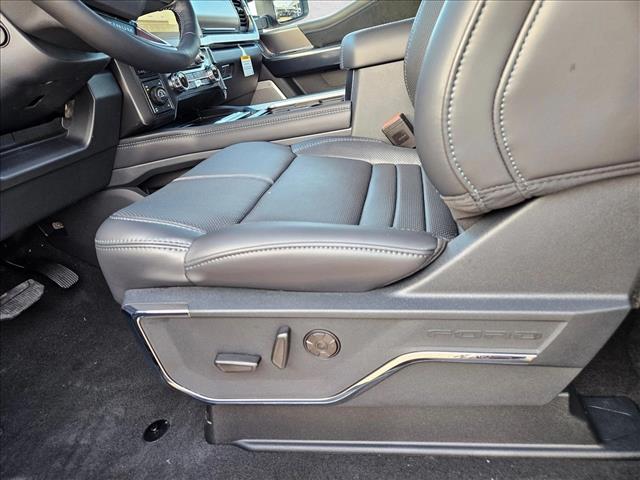 2026 Ford F-250 Platinum photo 4