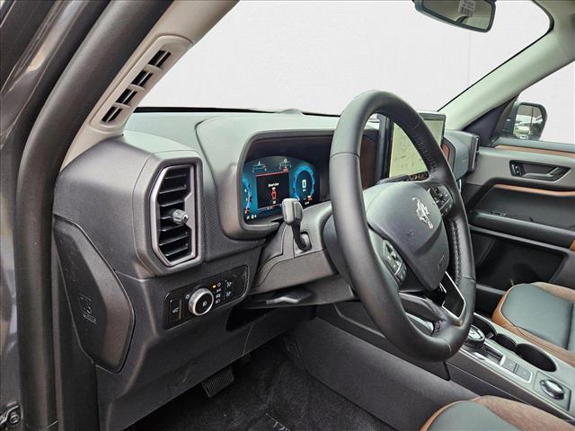 2025 Ford Bronco Sport Outer Banks photo 3