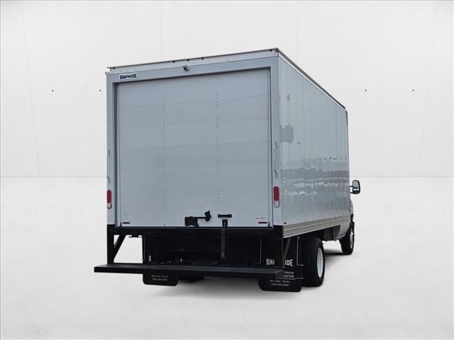 2024 Ford E-450 Cutaway photo 2