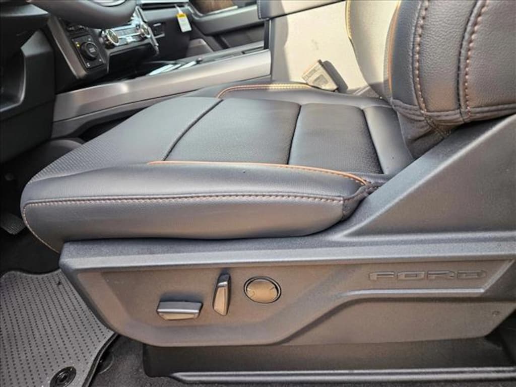 New 2026 Ford F-250 LARIAT Truck Crew Cab