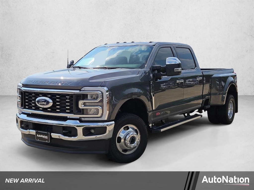 New 2026 Ford F-350 LARIAT Truck Crew Cab