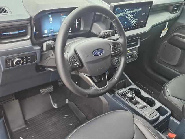 2025 Ford Maverick photo 3