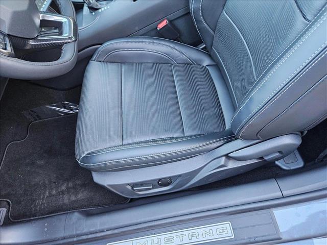 2025 Ford Mustang EcoBoost Premium photo 4