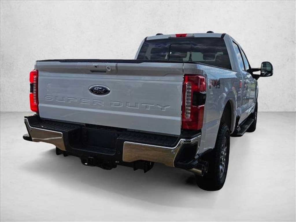 New 2026 Ford F-250 LARIAT Truck Crew Cab