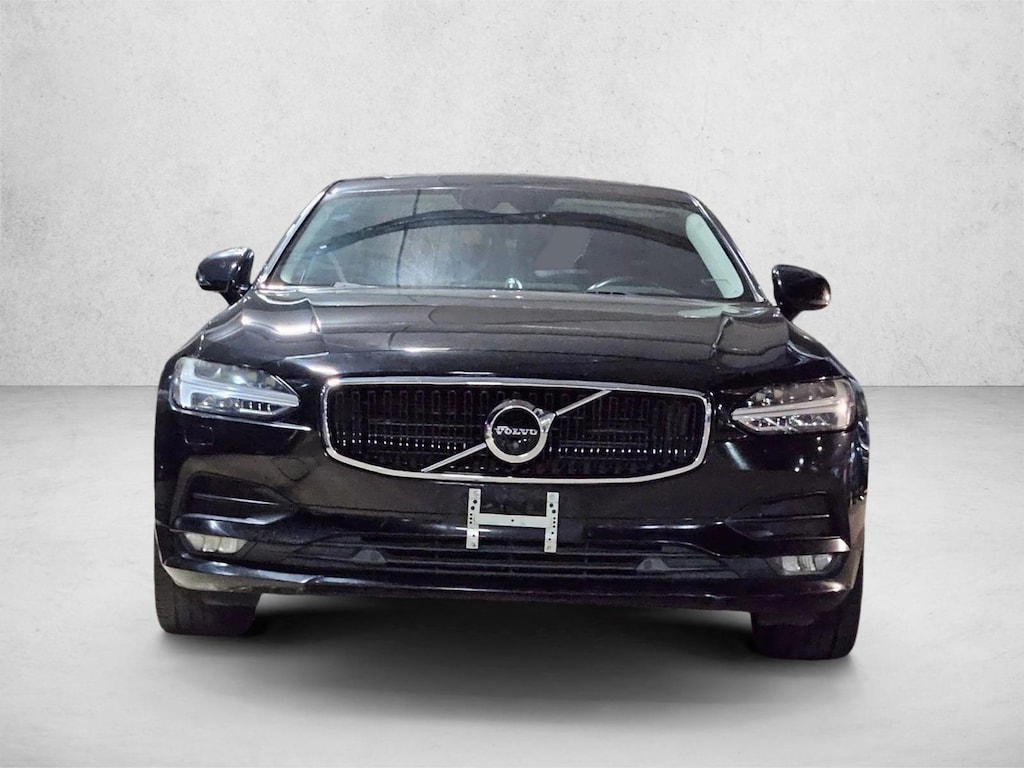 Used 2017 Volvo S90 Momentum Sedan