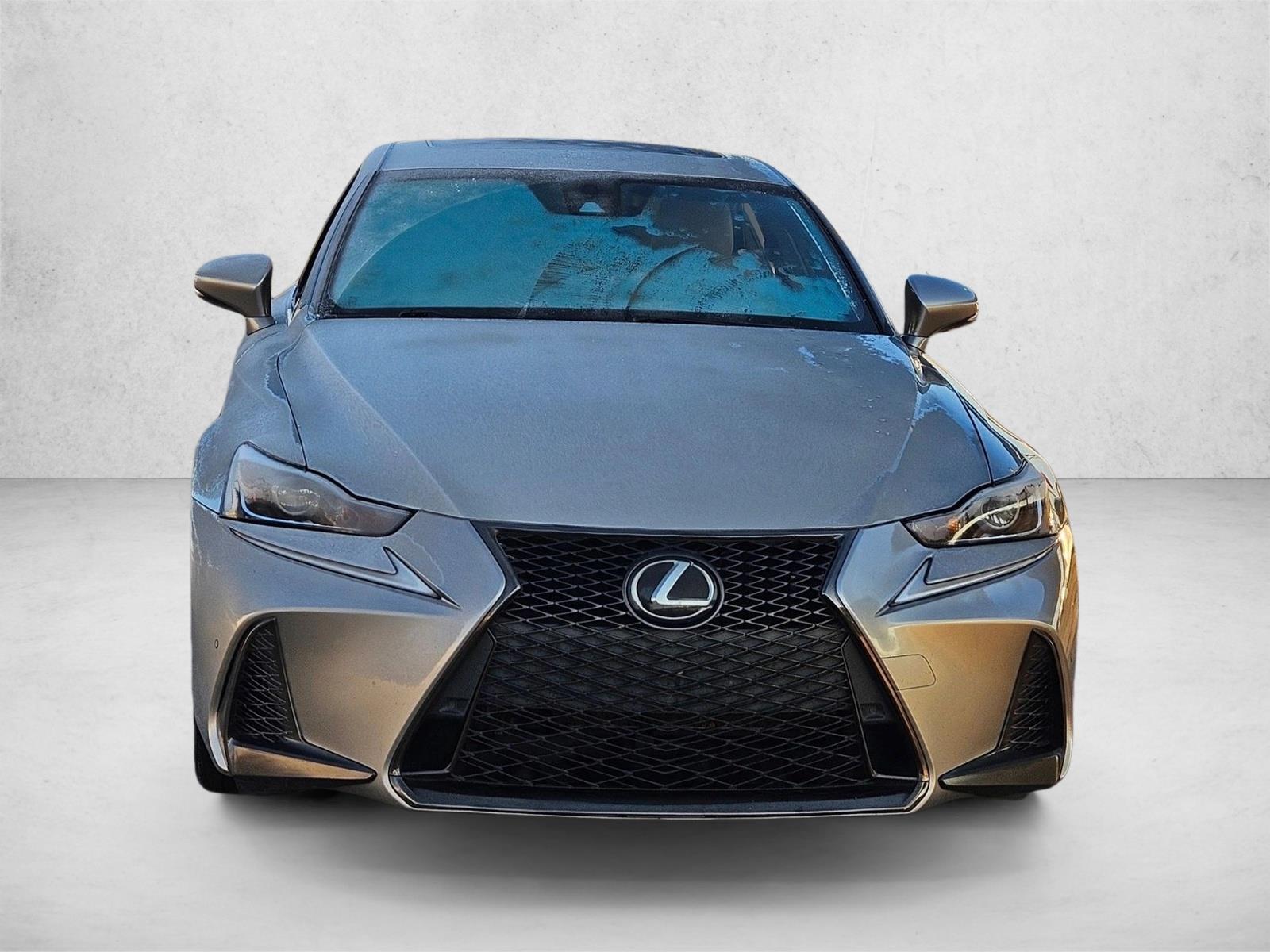 2019 Lexus IS 300 photo 2
