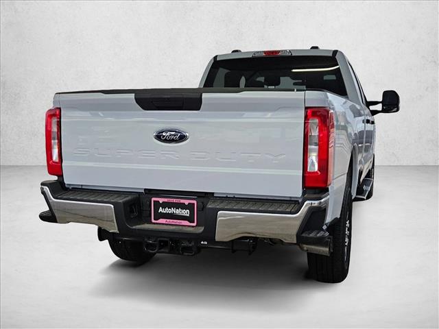 2025 Ford F-250 XLT photo 2